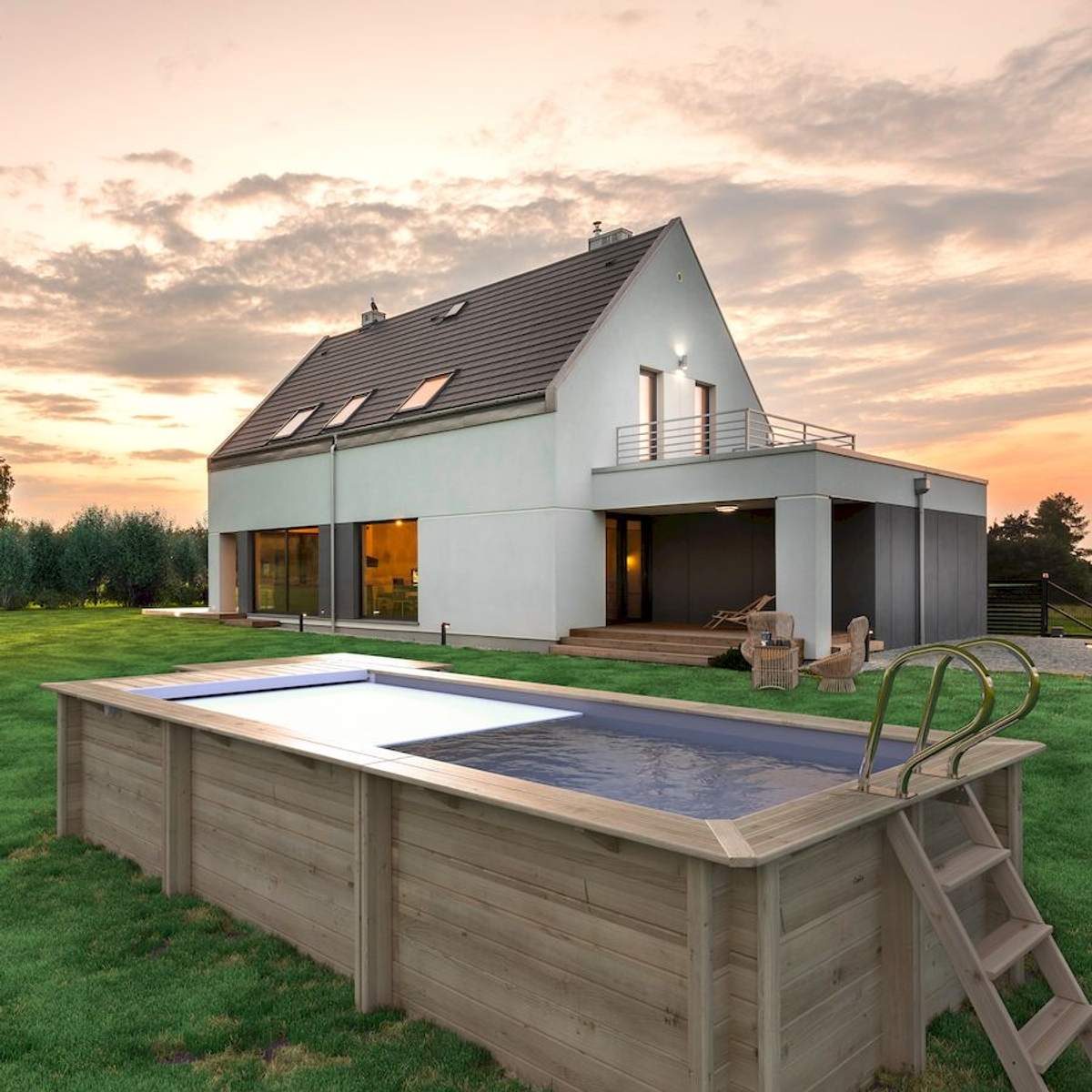 BWT Compact stadszwembad - 6.00 x 2.50 x 1.33 m - met zandfilterpomp en omkasting in tuin