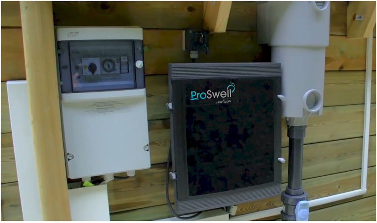 BWT Compact stadszwembad - 6.00 x 2.50 x 1.33 m - met zandfilterpomp en omkasting besturingskast