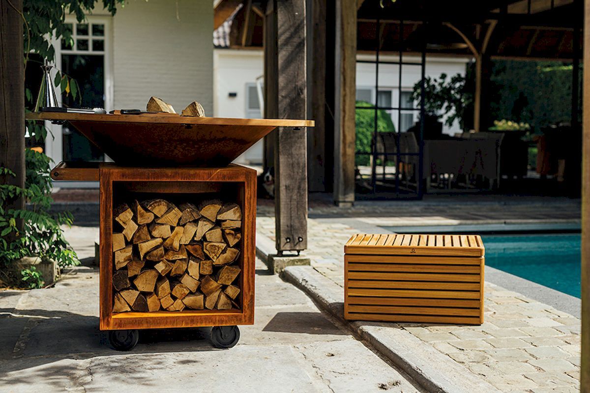 OFYR Cooler naast OYR vuurschaal