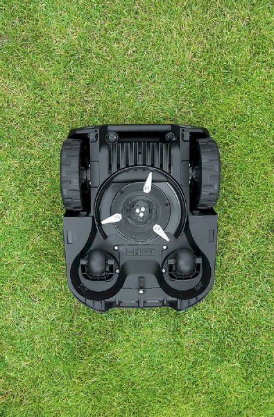 Bosch Indego XS 300 robotmaaier messen aan onderkant