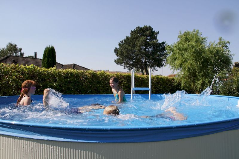 Swim & Fun Kreta Family Pool XL metalen zwembad Ø360 x 120cm - sfeerfoto