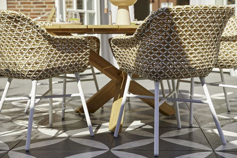 Hartman Delphine tuinstoel - wit frame - beige