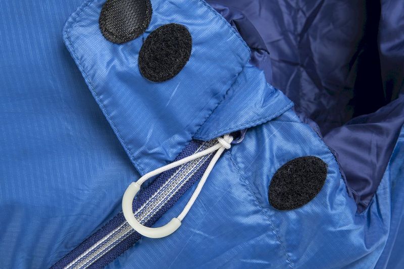 Nomad Pegasus 450 mummyslaapzak blauw  close up rits