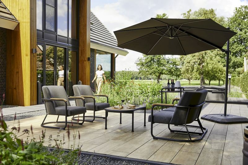 Hartman Studio 54 loungebank - met Studio 54 loungestoelen en Stacey bijzettafel met parasol