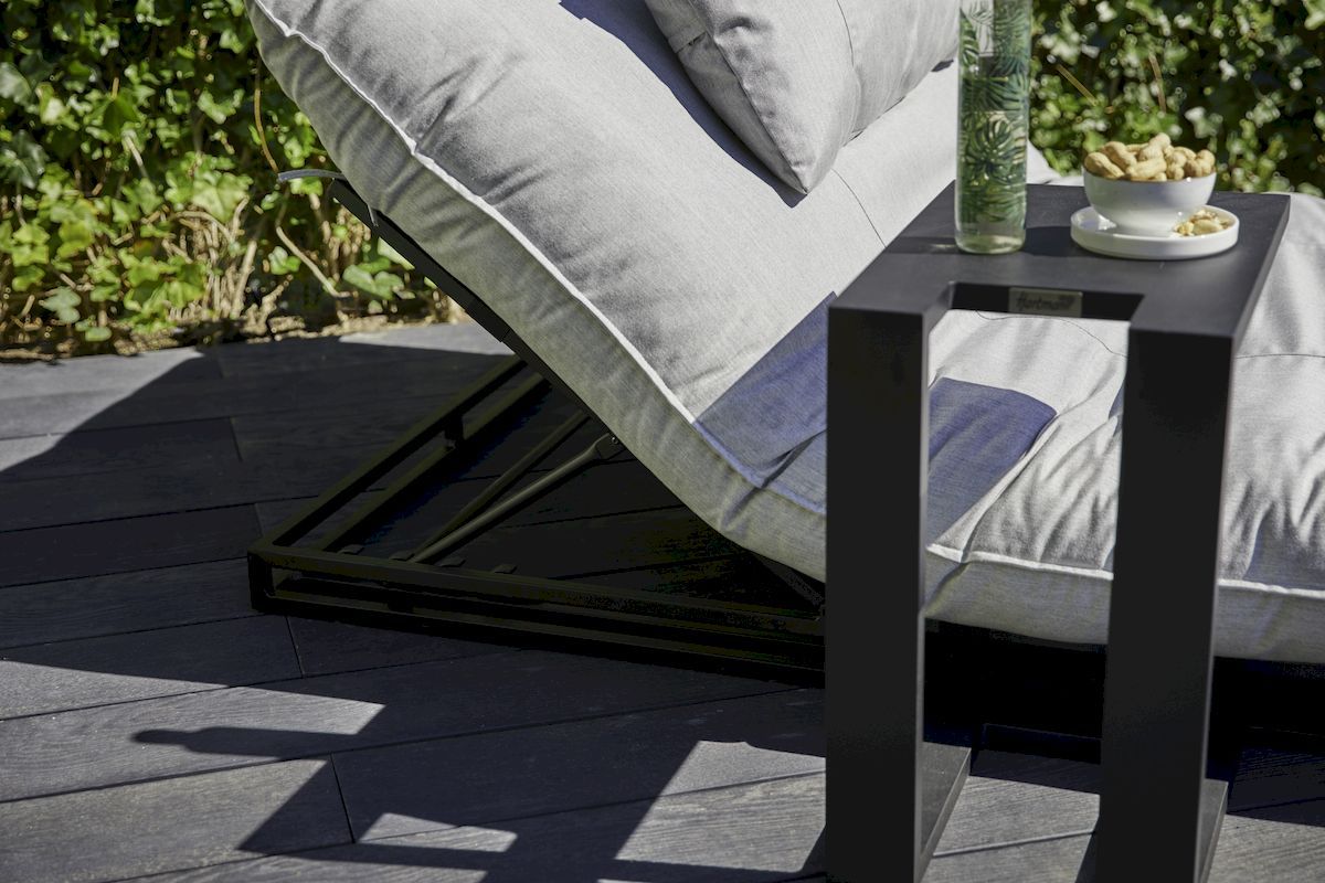 Hartman Emma loungebed - met Tim bijzettafel