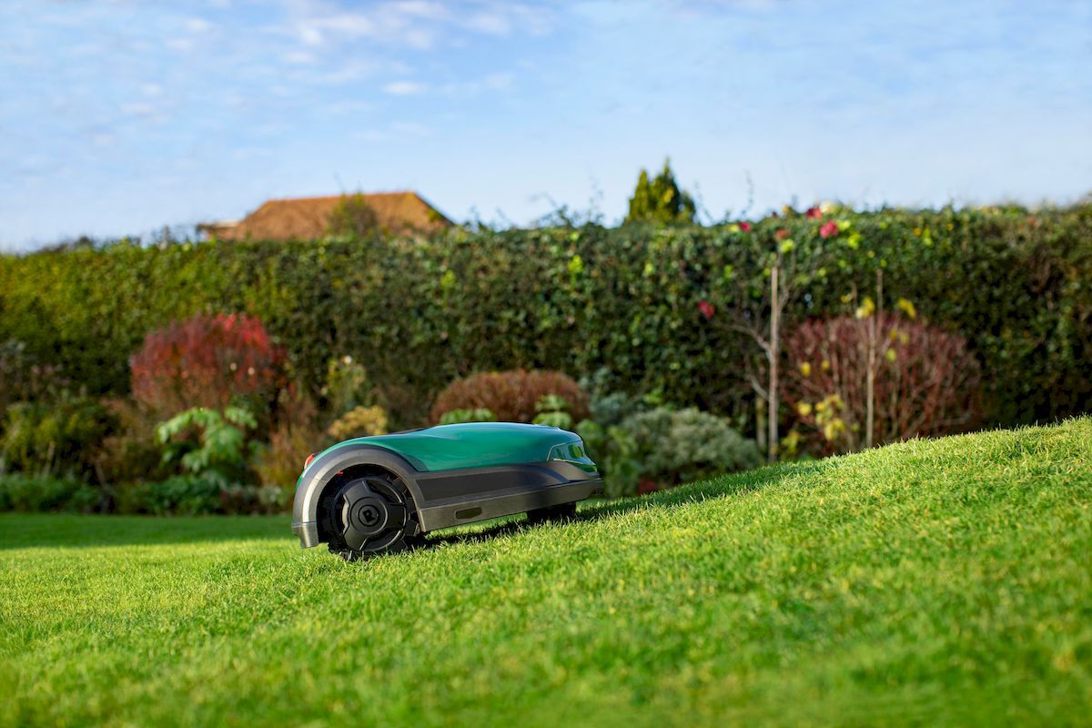 Robomow RK1000 robotmaaier in tuin