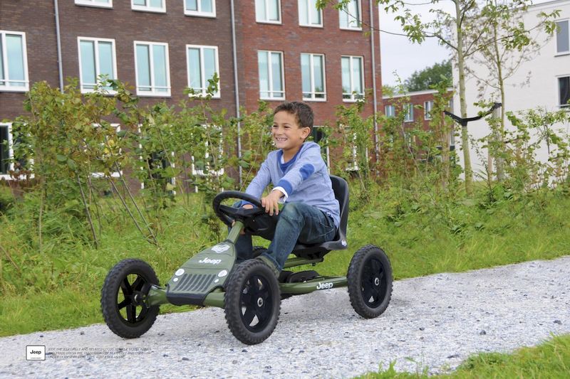 Jeep® Junior Pedal Go-kart, plezier op de skelter