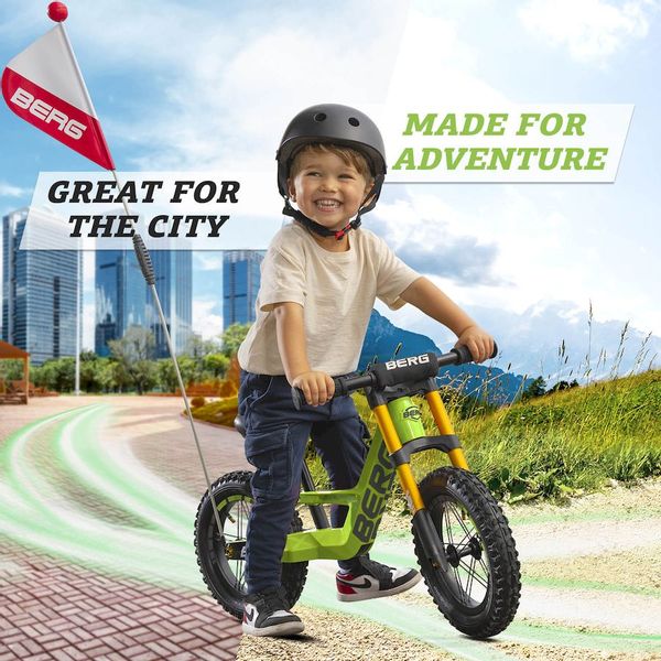 BERG Biky Cross loopfiets - Groen, in gebruik door kind