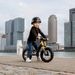 BERG Biky Cross loopfiets - Zwart, in gebruik door kind