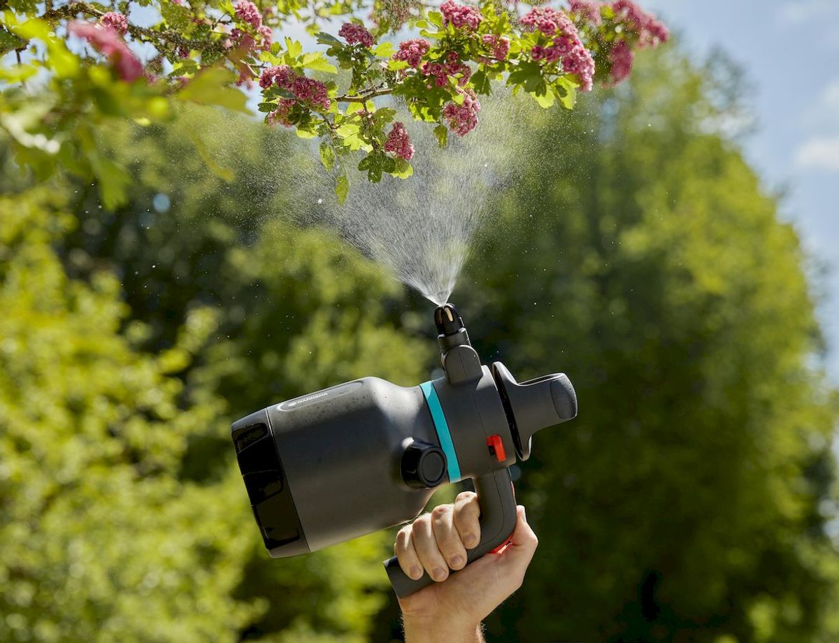 Gardena drukspuit 1,25 l, in gebruik