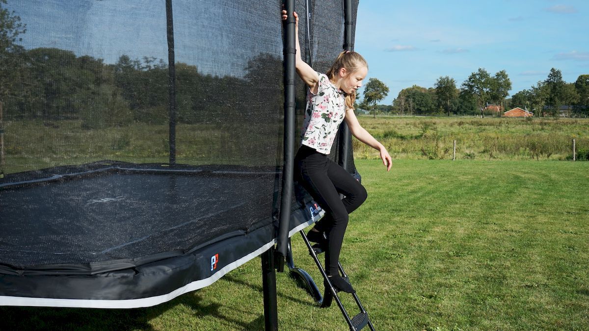Exit PeakPro trampoline met net en ladder - 519 x 305 cm - Zwart - eenvoudig te betreden