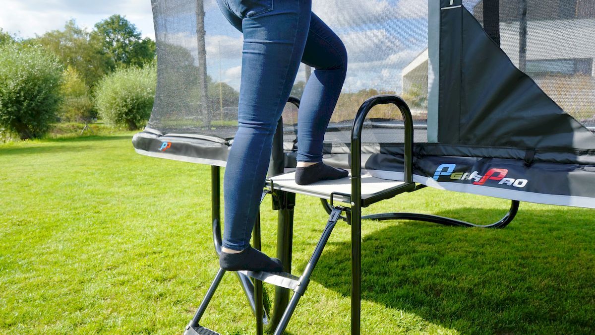 EXIT trampoline platform zonder ladder, platform en ladder in gebruik