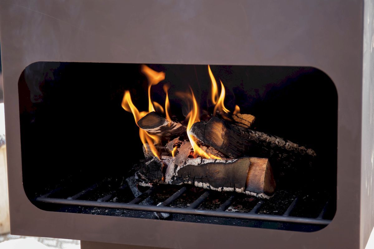 RedFire Jersey XL tuinhaard zwart sfeerbeeld close up