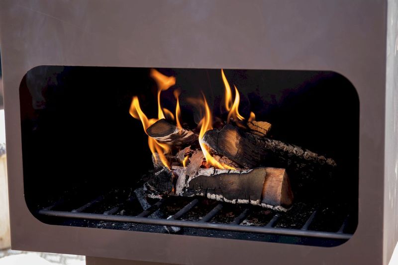 RedFire Jersey XL tuinhaard zwart sfeerbeeld close up