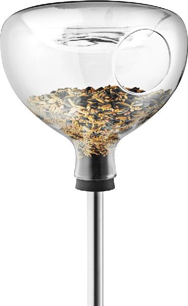 Eva Solo vogelvoederbak met bad, voederbak van dichtbij