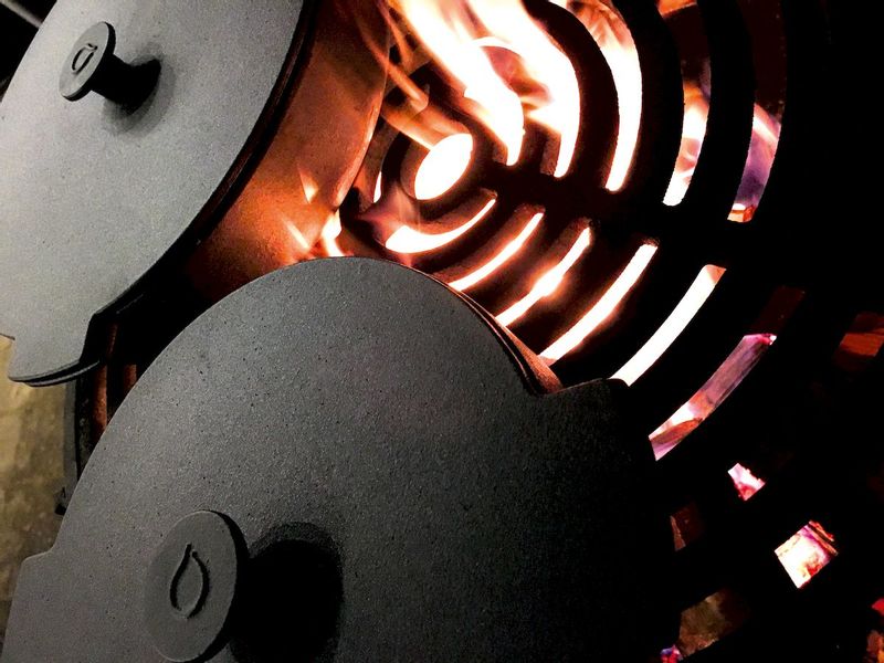 OFYR braadpannenset Ø21 en Ø26 cm, pannen op het vuur