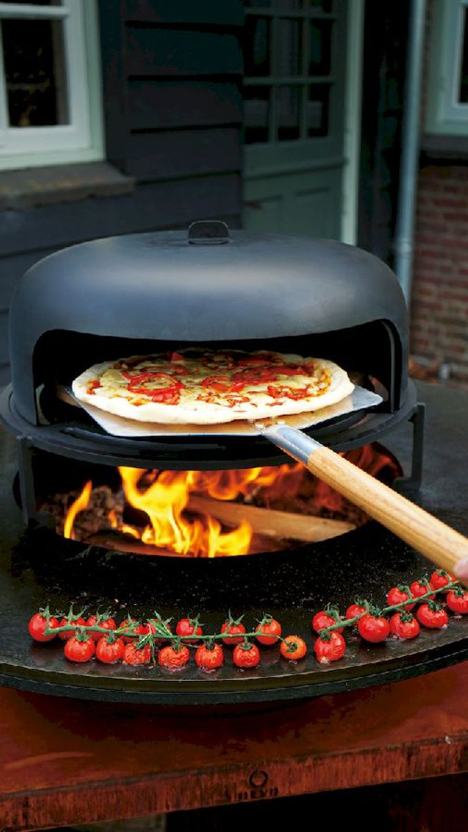 OFYR pizza oven voor Ofyr 100 modellen, pizza maken
