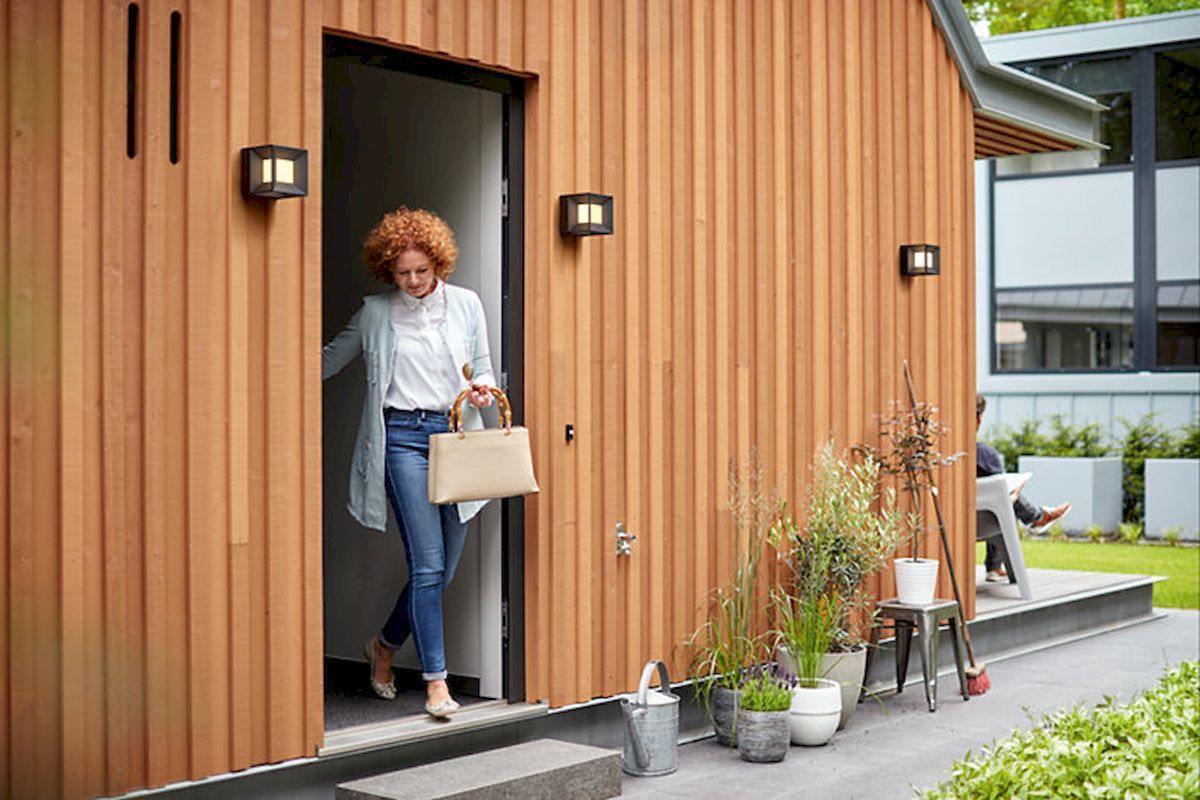 Philips myGarden parterre led wandlamp sfeerimpressie overdag