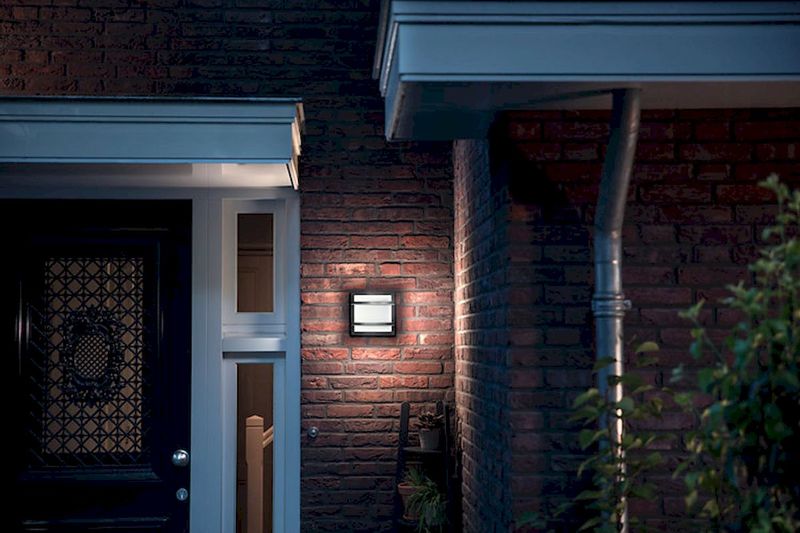 Philips myGarden petronia wandlamp - Antraciet sfeerimpressie