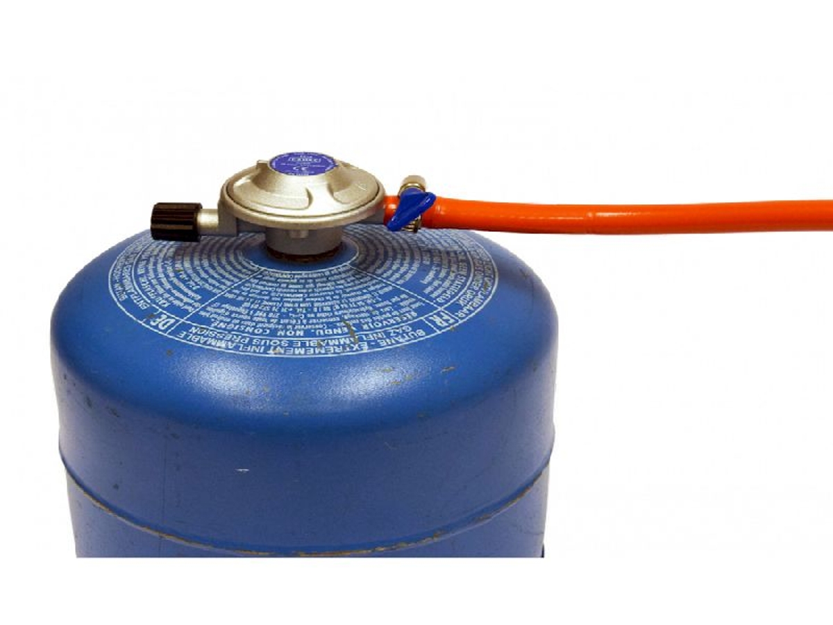 CADAC CG gasdrukregelaar aangesloten op gasfles