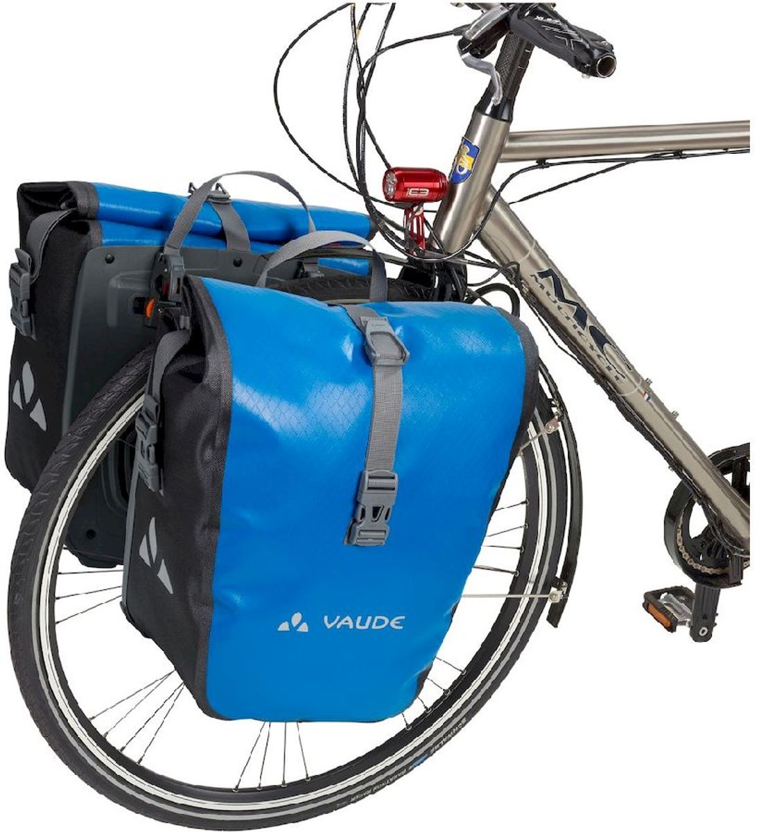 Vaude Aqua front dubbele fietstas - 28 liter - Blauw op de fiets