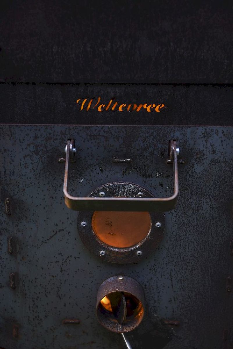 Weltevree outdooroven deur close up vuur