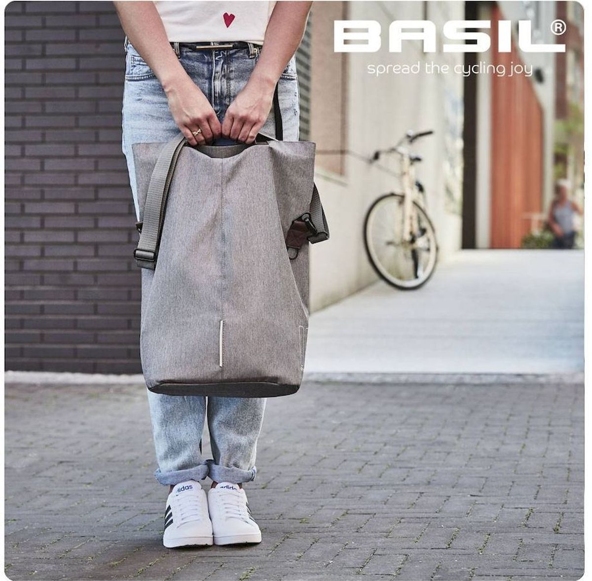 Basil City enkele fietstas - 14-16 liter - Grijs - sfeerfoto3