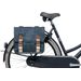 Basil Boheme dubbele fietstas - 35 liter - Blauw op de fiets