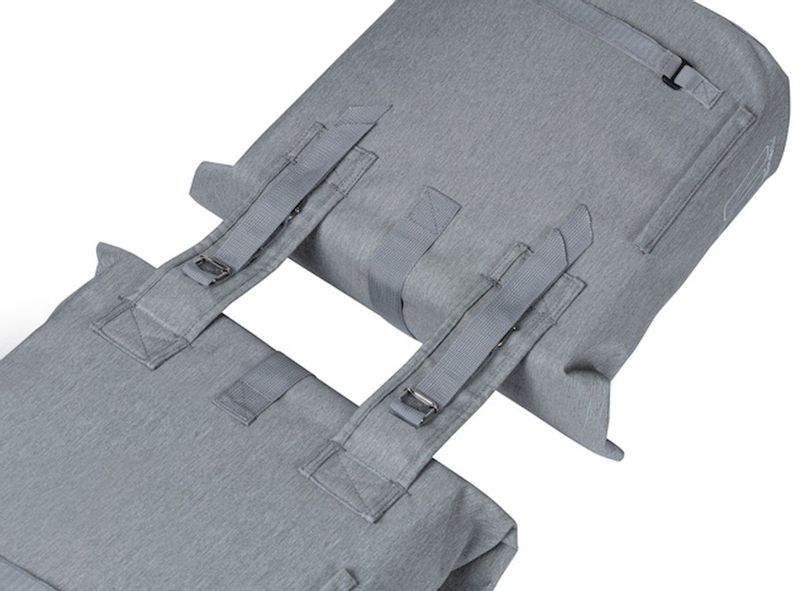 Basil City dubbele fietstas - 28/32 liter - Grijs onderkant