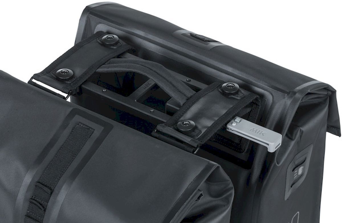 Basil Urban Dry dubbele MIK fietstas - 50 liter - Zwart