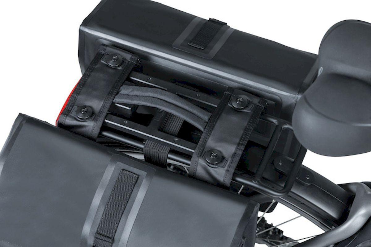 Basil Urban Dry dubbele MIK fietstas - 50 liter - Zwart