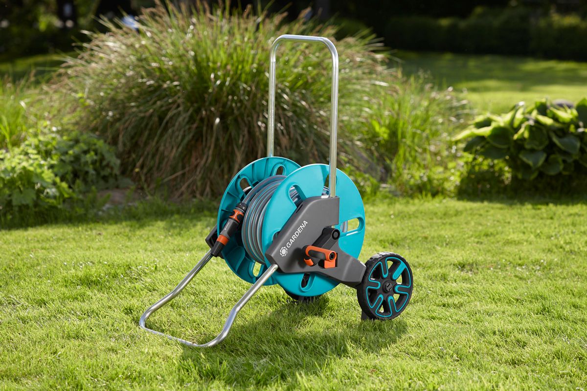 Gardena slangenwagen CleverRoll M set sfeerbeeld