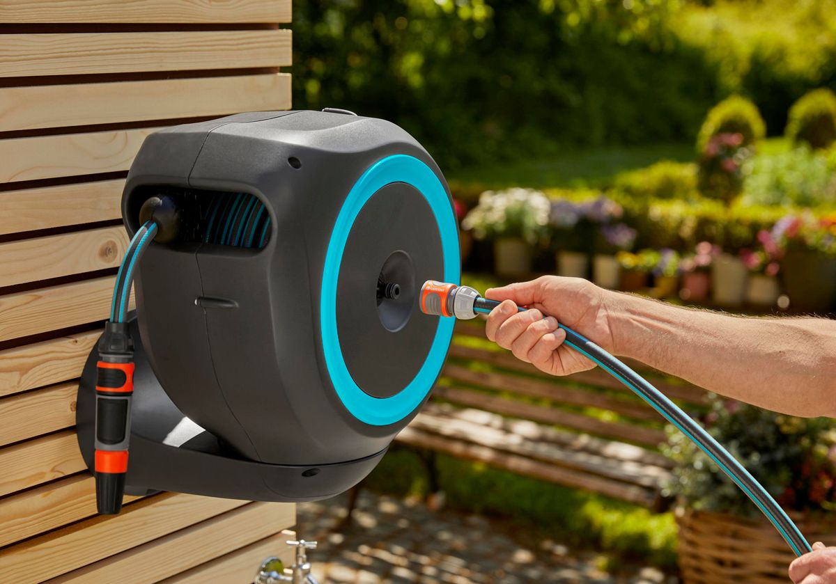 Gardena wandslangenbox RollUp S in gebruik