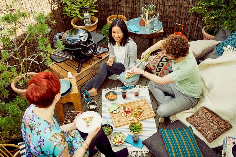 Outdoorchef Minichef P-420 E elektrische tafelbarbecue - barbecueën op het balkon