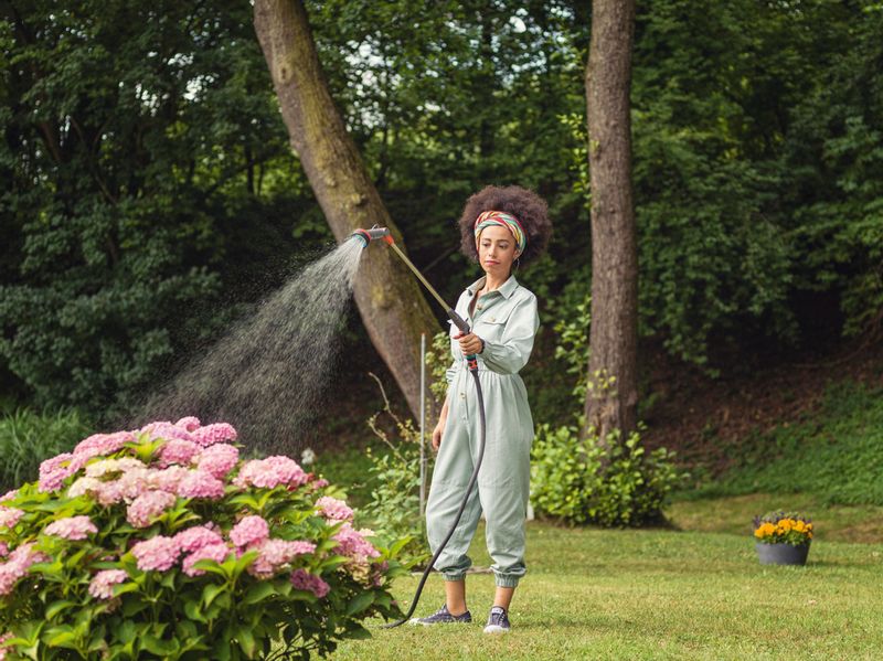 Gardena comfort broes met verlengstuk sfeerbeeld