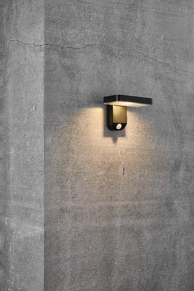 Nordlux Rica solar wandlamp - Rechthoekig, sfeerfoto