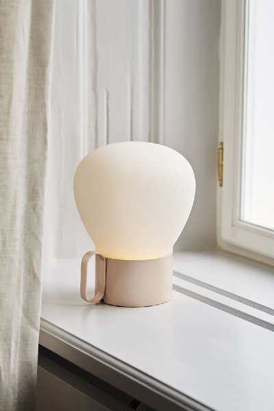 Nordlux Nuru 15 tafellamp - Roségoud, sfeerfoto