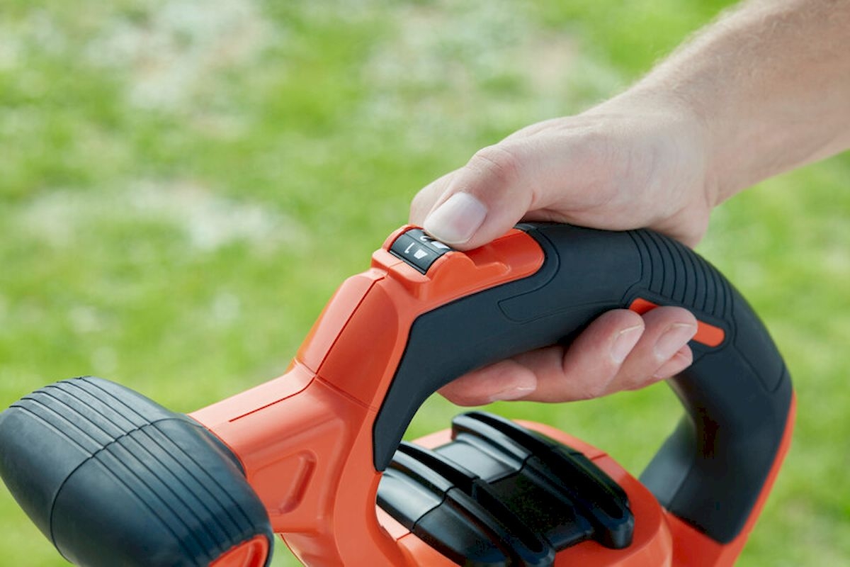Black+Decker BEBLV300-QS elektrische bladblazer verstelbare snelheidknop 