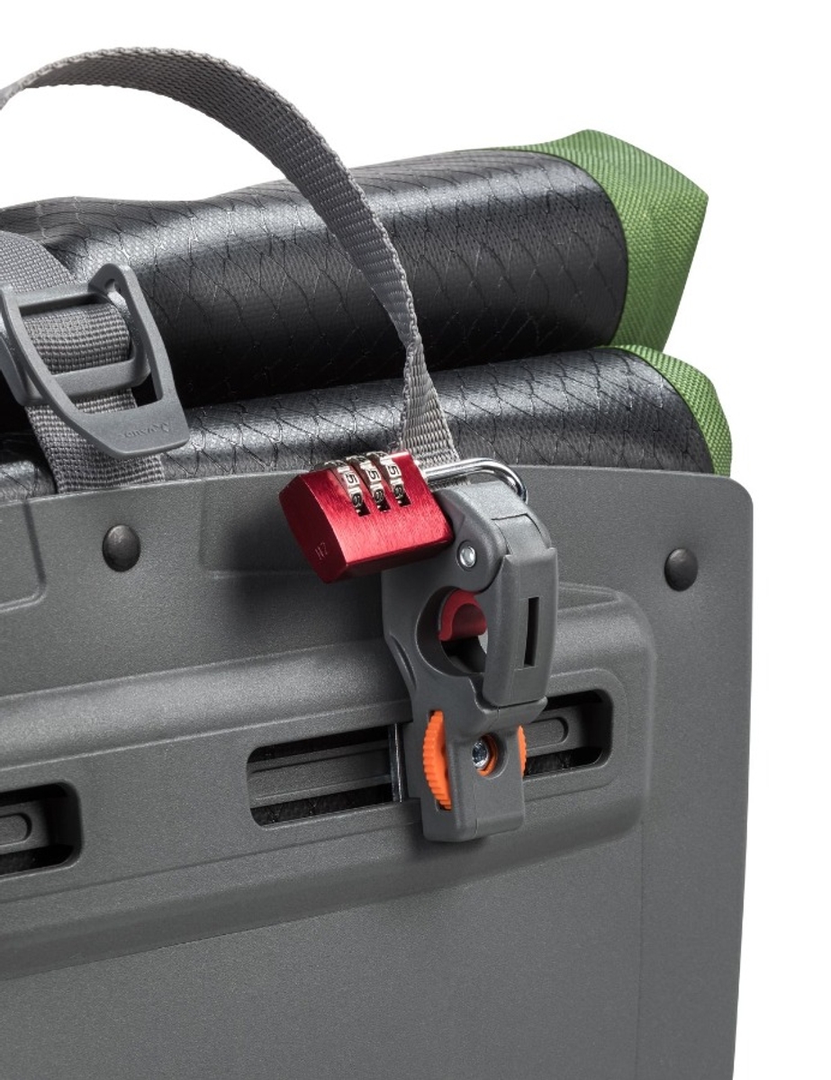 Vaude Aqua Back Print Single fietstas - 24 liter - zwart/groen