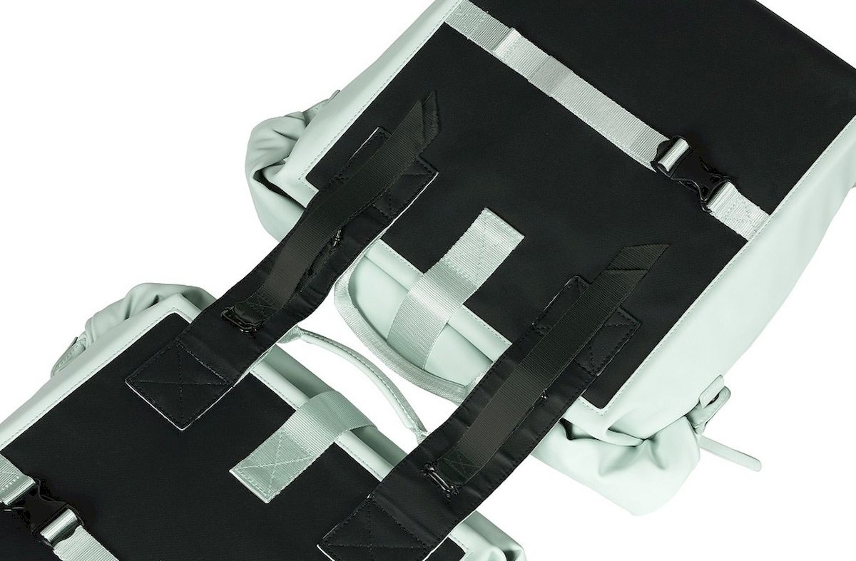 Basil SoHo dubbele fietstas - 41 liter - Lichtgroen - bevestiging