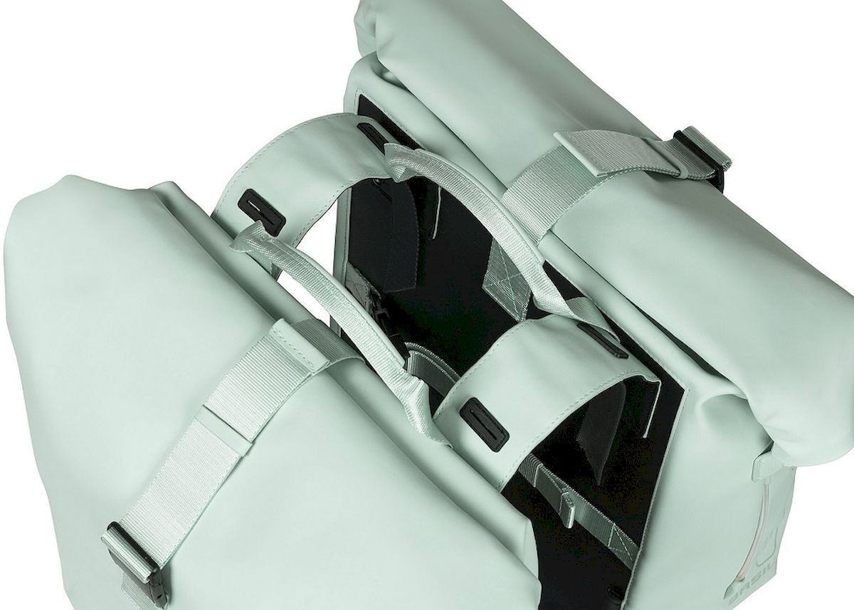 Basil SoHo dubbele fietstas - 41 liter - Lichtgroen - bovenaanzicht