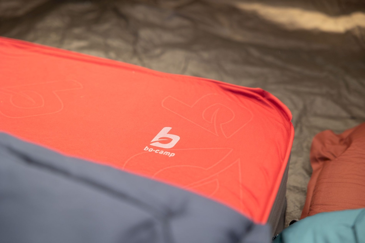 Bo-Camp Dorset Golden zelfopblazende slaapmat