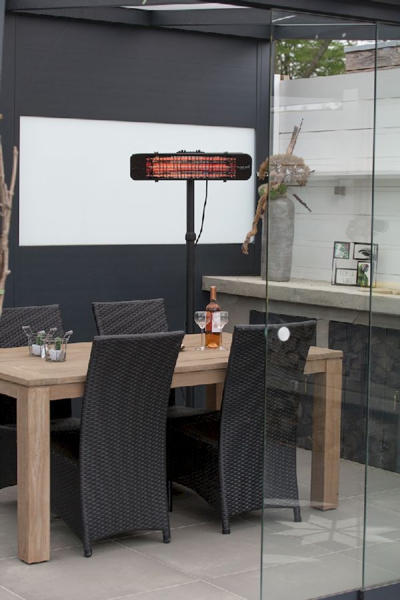 Sunred Heater Dark Vintage Standing 2500 terrasverwarmer sfeerbeeld