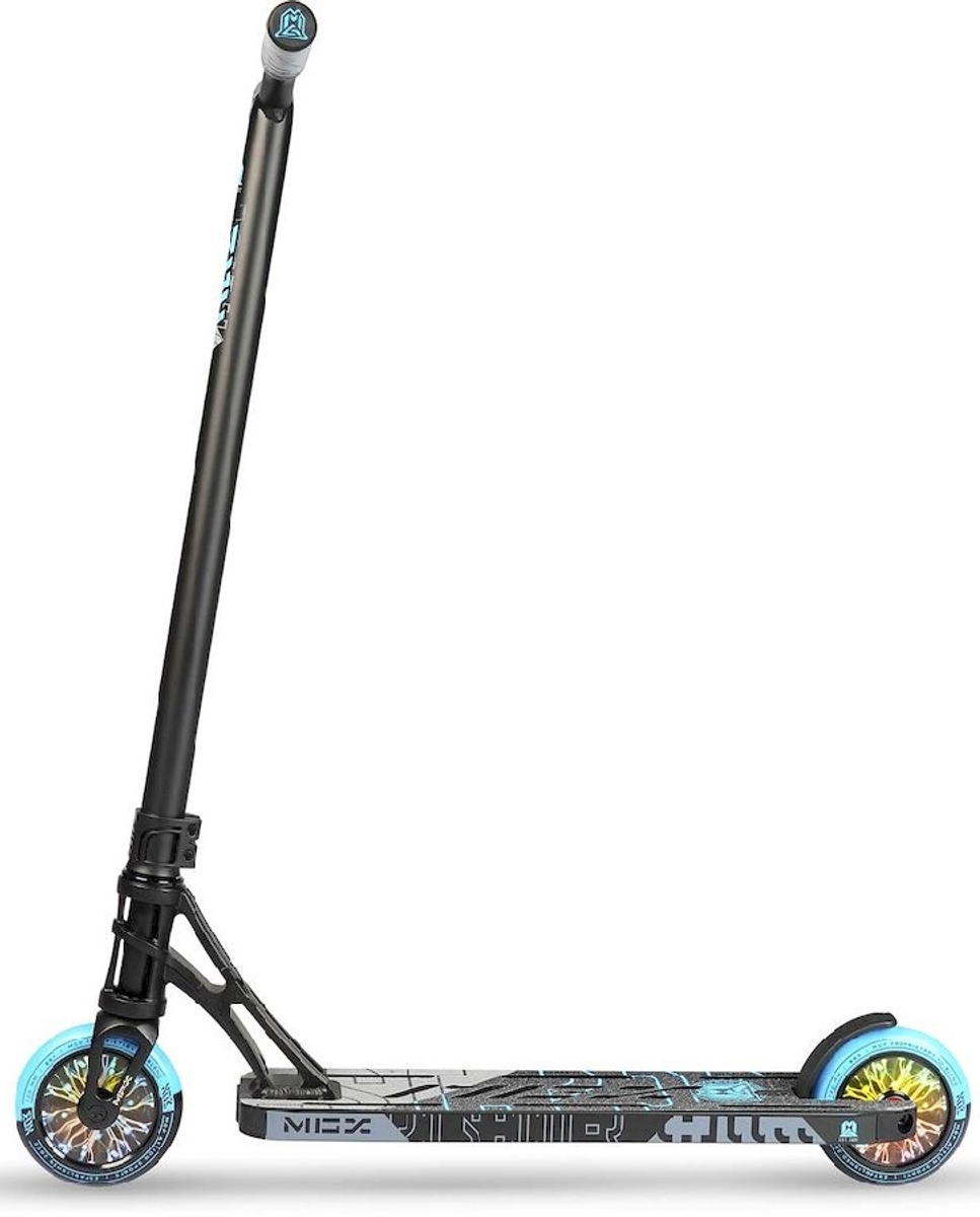 Madd Gear MGX Pro stuntstep - Zwart/Blauw