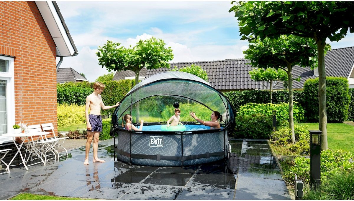 EXIT Stone zwembad met filterpomp en overkapping sfeerbeeld tuin