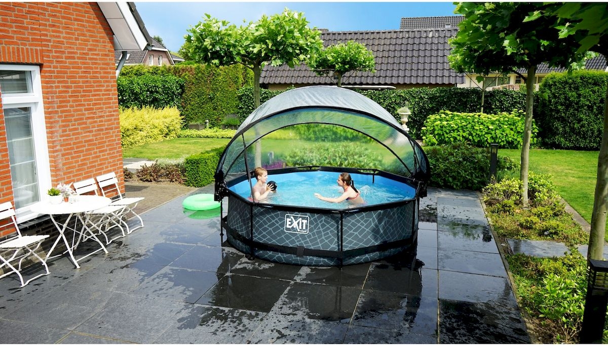 EXIT Wood zwembad met filterpomp en overkapping sfeerbeeld tuin