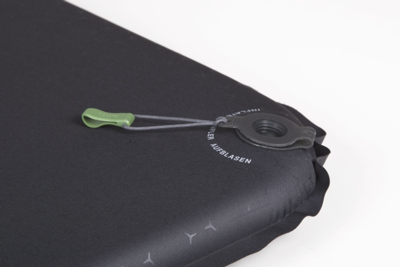 Exped SIM 3.8 M slaapmat - Zwart detail ventiel