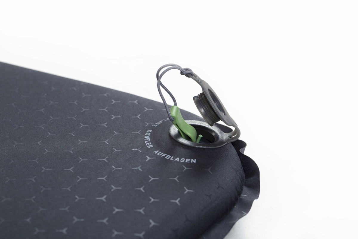 Exped SIM 3.8 LW slaapmat - Zwart detail ventiel