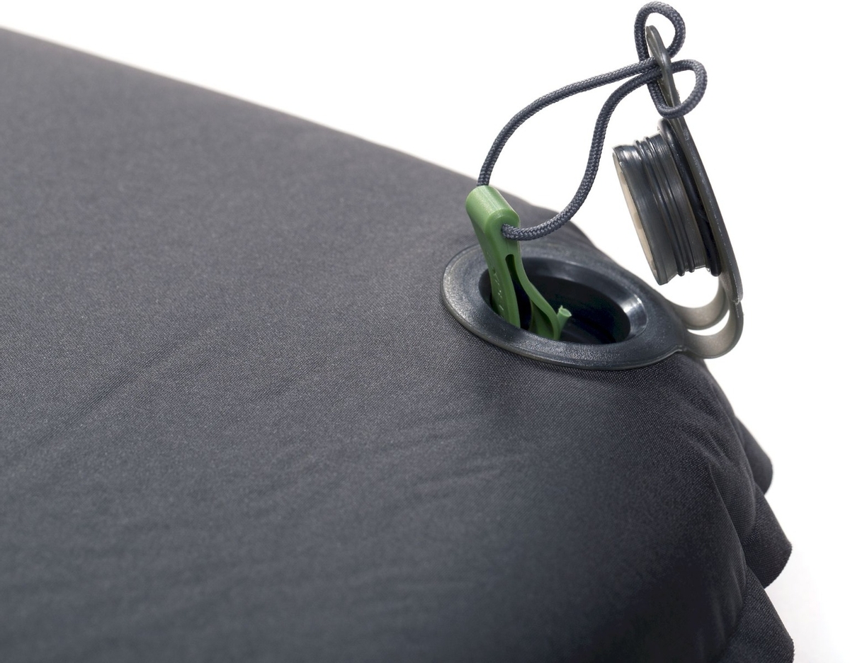 Exped SIM Comfort 5 LW slaapmat - Robijnrood detail ventiel