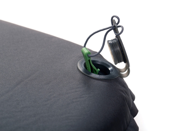 Exped SIM Comfort Duo 5 slaapmat - Robijnrood detail ventiel